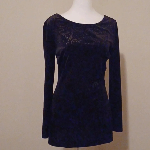🌺Long black top with velvet like fabric and sparkles - Picture 4 of 8